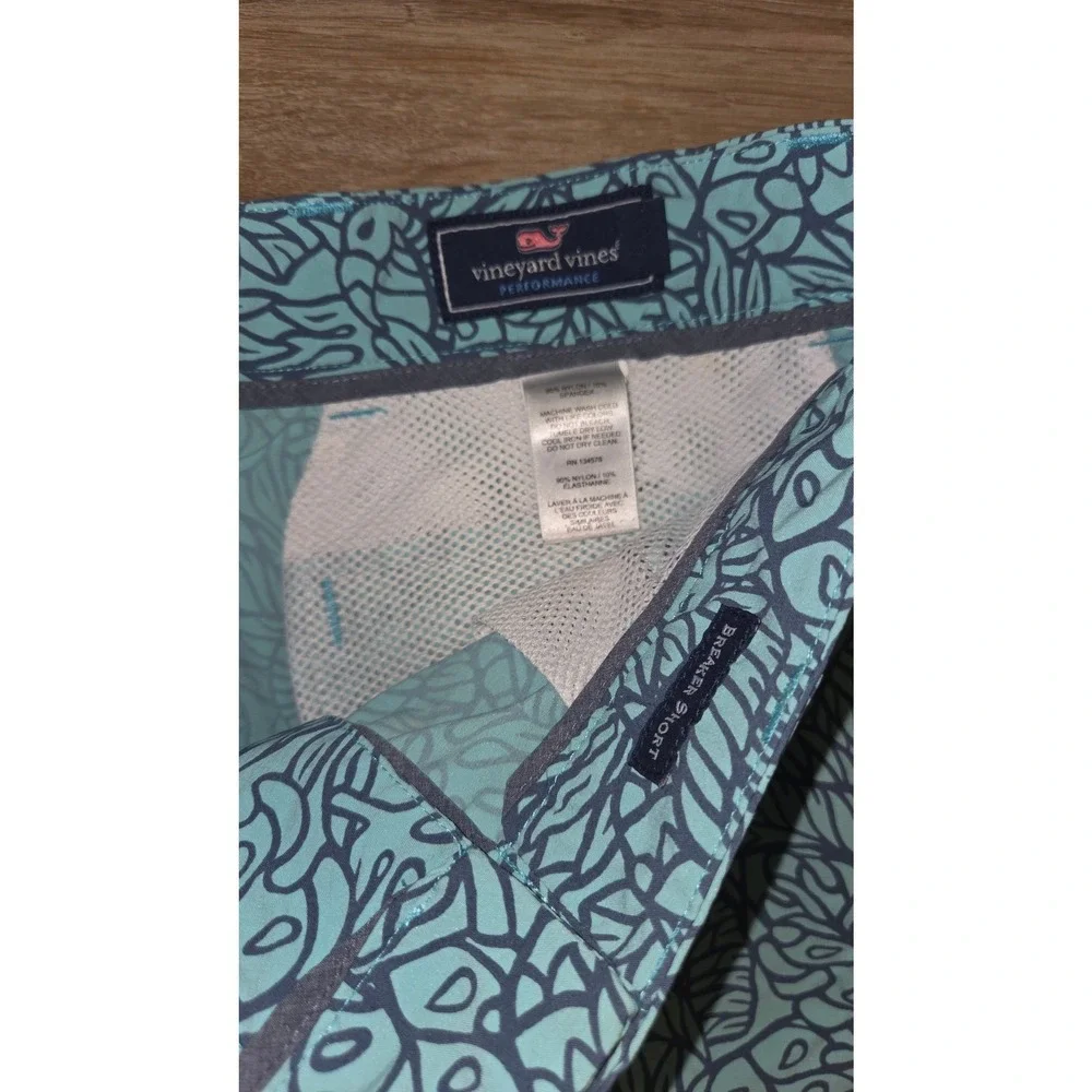 Vineyard Vines men 30 stretch nylon Chino Shorts printed 8